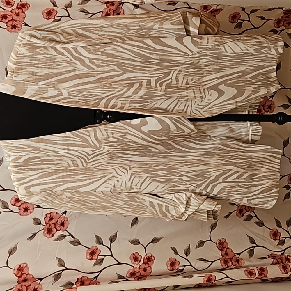 The limited 🖤 bnwt zebra blazer (400)